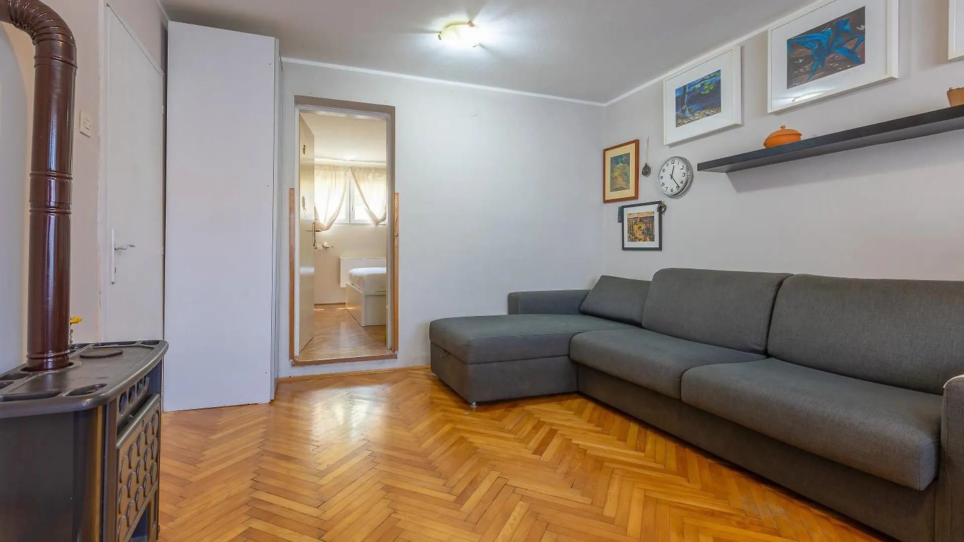 Manu Apartamento Pula 0*,  Croácia